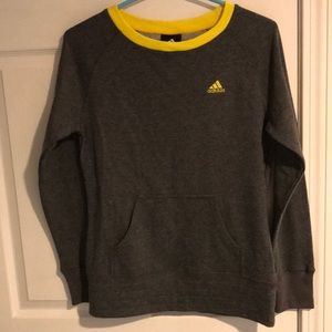 Adidas sweatshirt top